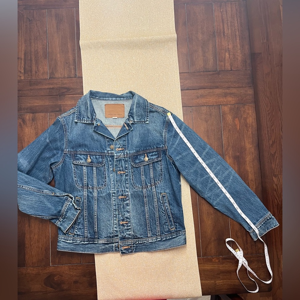 ❤️ American Eagle Outfitters Blue Denim Jacket with Brown Accents- Classic fit. - Picture 5 of 7